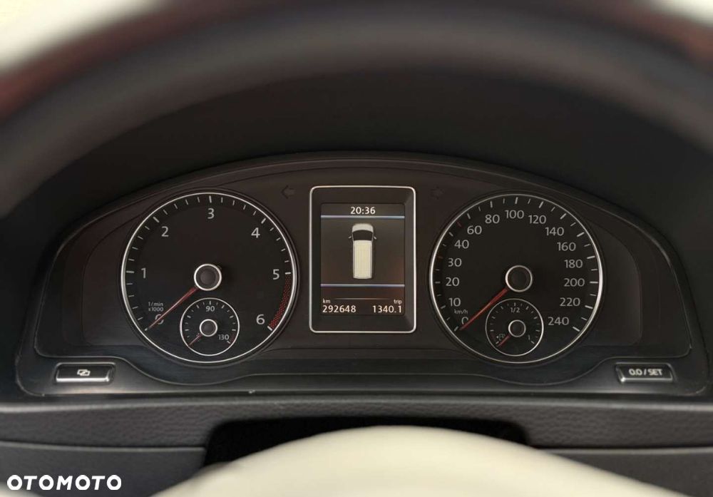 Volkswagen Multivan - 22