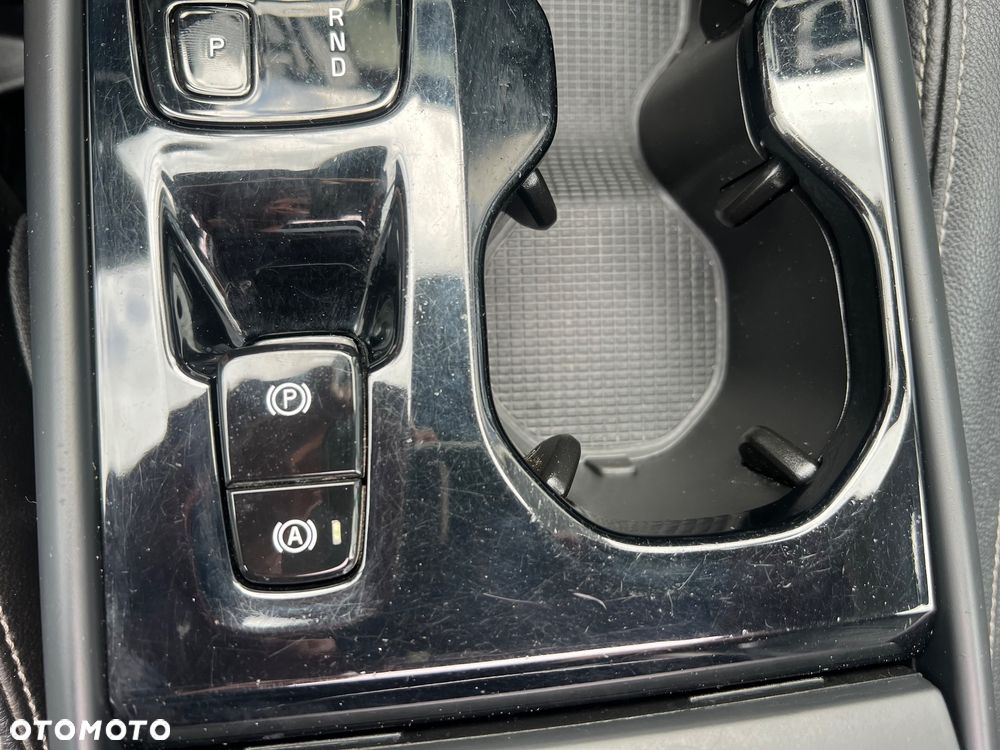 Volvo XC 40 D3 AWD Momentum Pro - 33