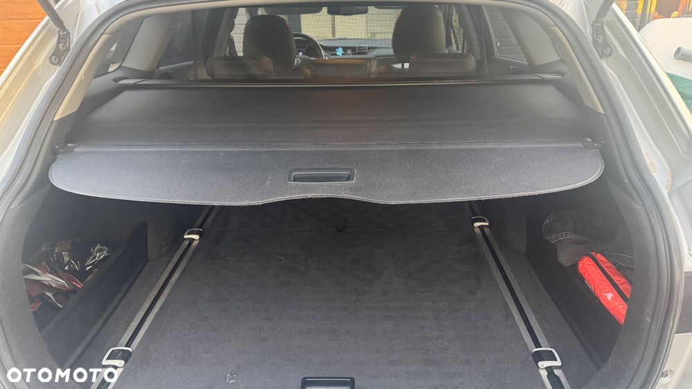 Toyota Avensis 2.0 D-4D Prestige - 11