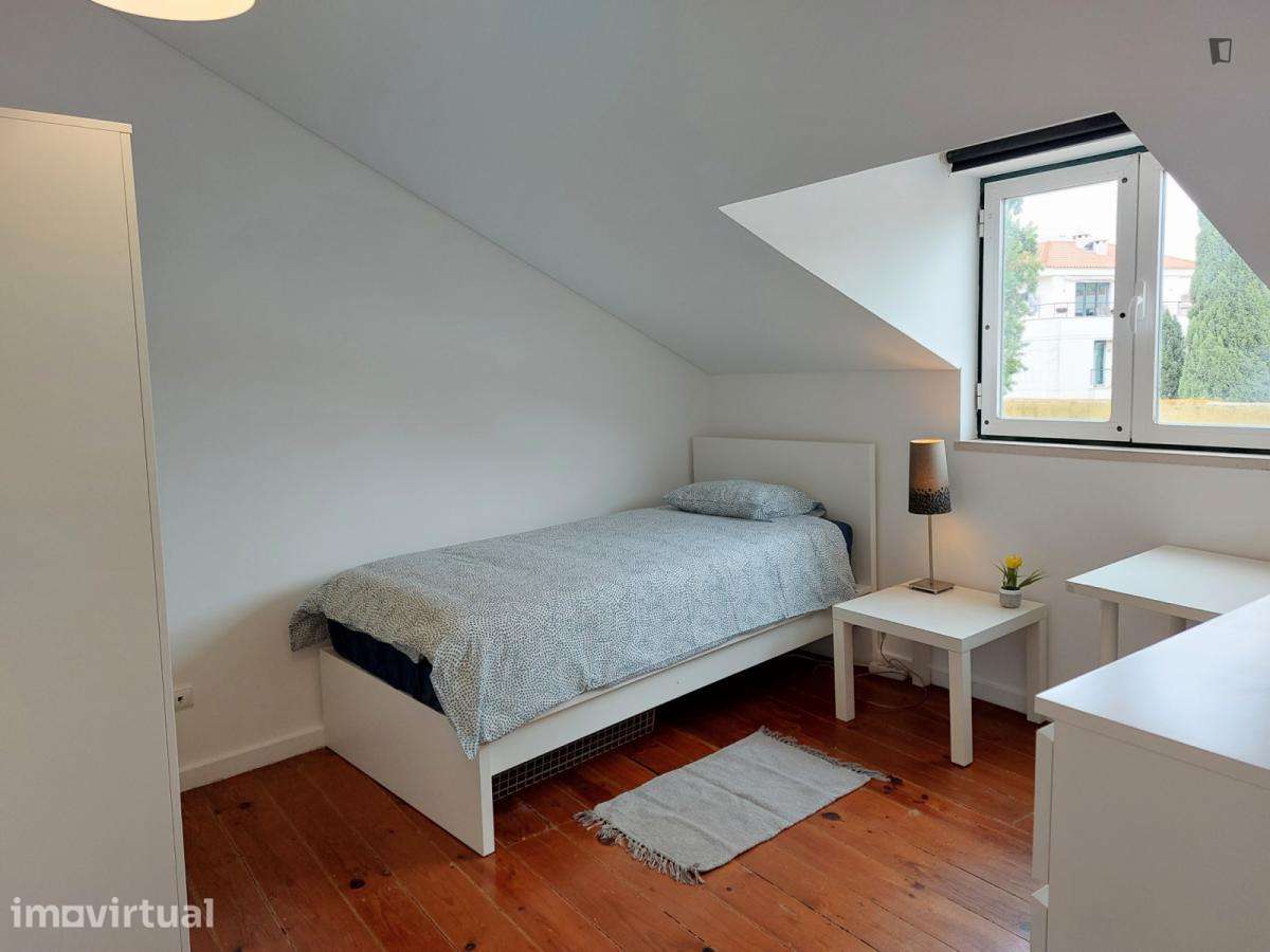 Quarto - localizado em Campolide Lisbon - Grande imagem: 2/13