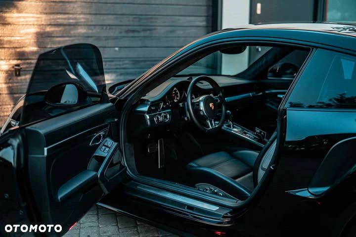 Porsche 911 Turbo - 10