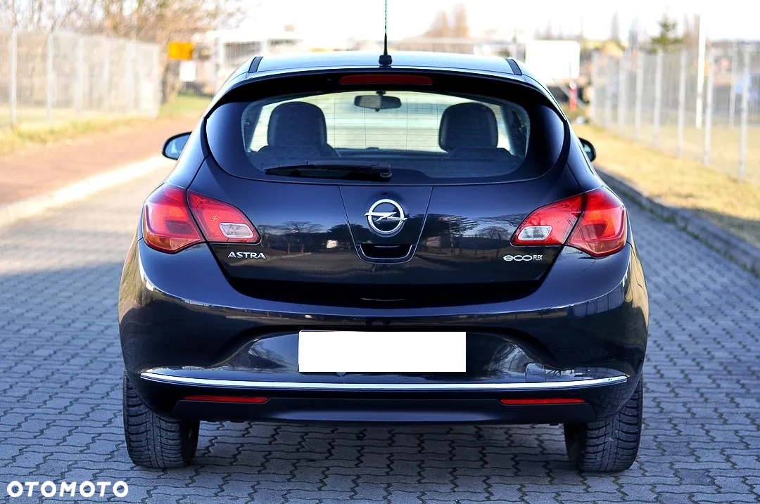Opel Astra V 1.4 Essentia - 4
