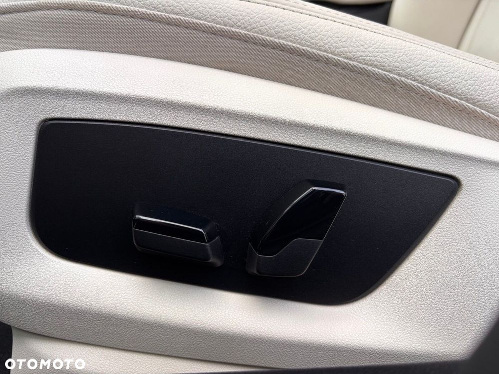 BMW Seria 5 520d xDrive Luxury Line - 11