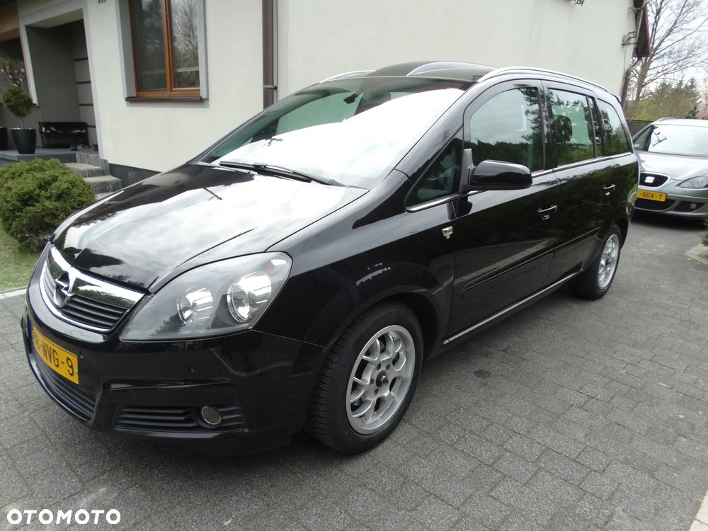 Opel Zafira 1.8 Cosmo - 2