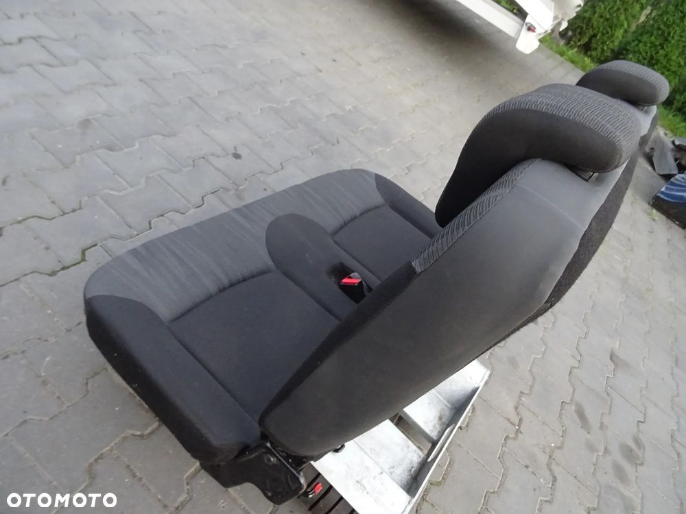 WYPRZEDAZ MIESIACA DACIA LODGY 7 OSOB FOTEL KANAPA TYL 3 RZAD FOTEL PRZEDNIE CZESCI ROZNE - 11