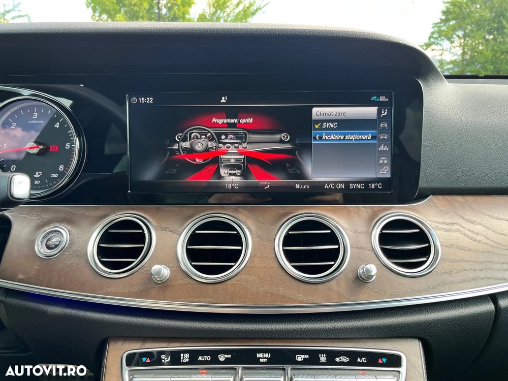 Mercedes-Benz E 220 d T-Modell 4MATIC Aut - 29