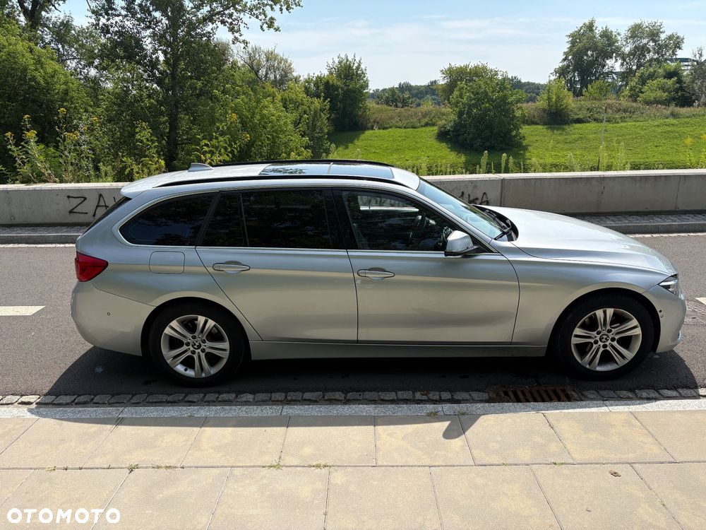 BMW Seria 3 330i xDrive Sport Line - 3
