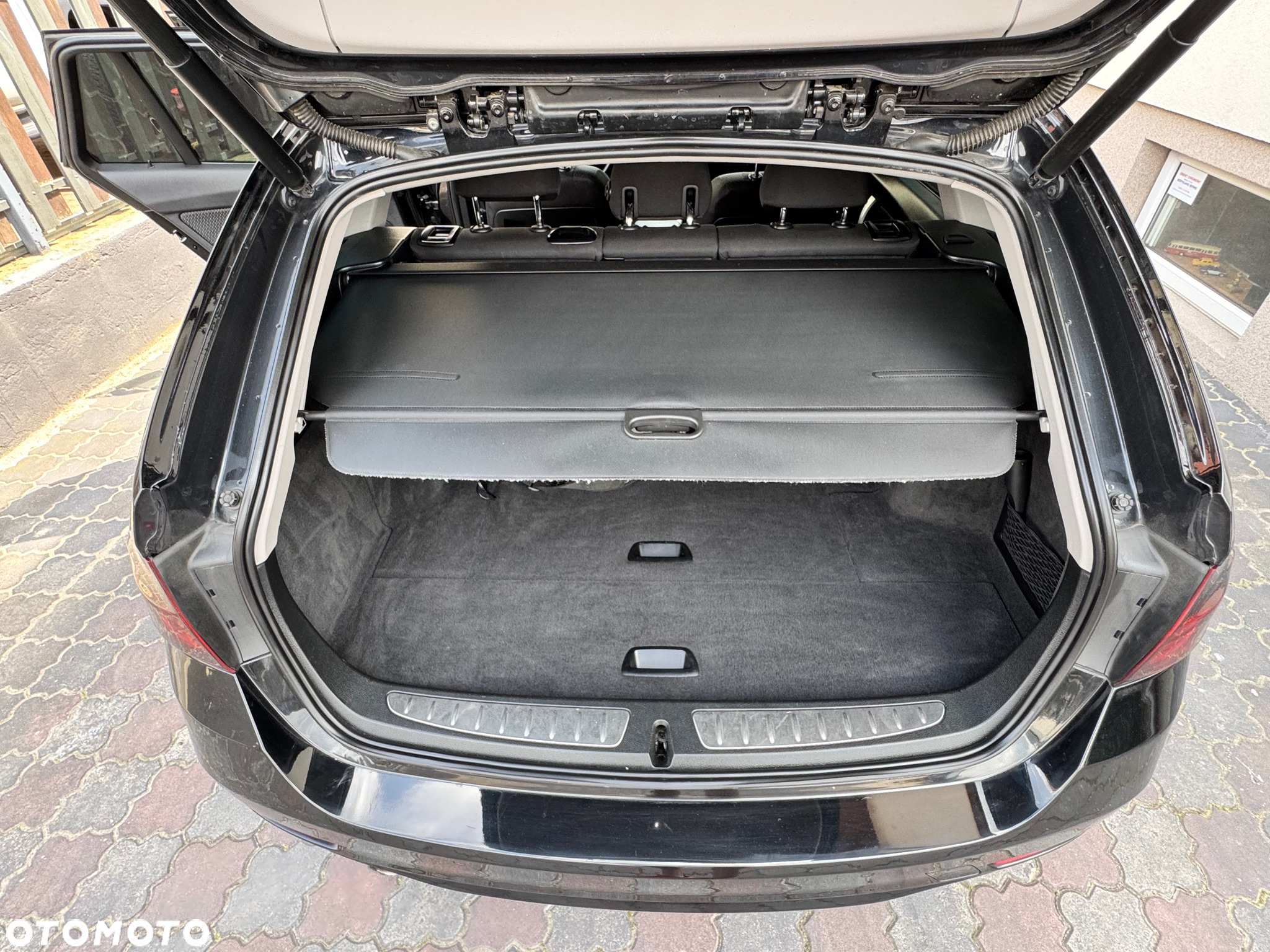 BMW Seria 3 318d Luxury Line - 12