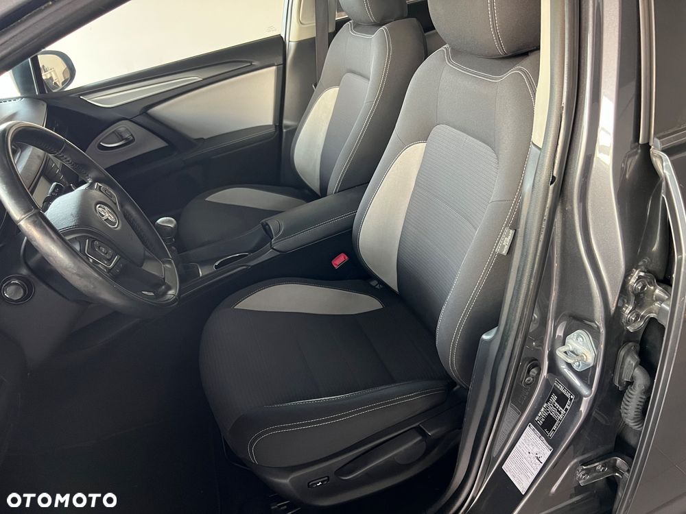Toyota Avensis - 11