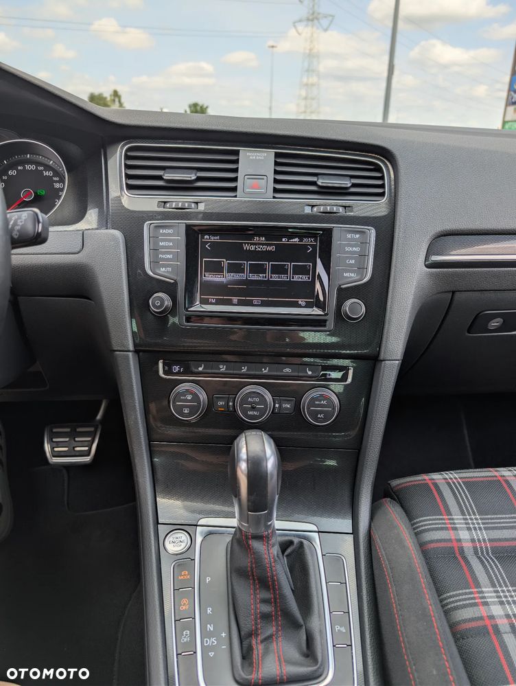 Volkswagen Golf - 15