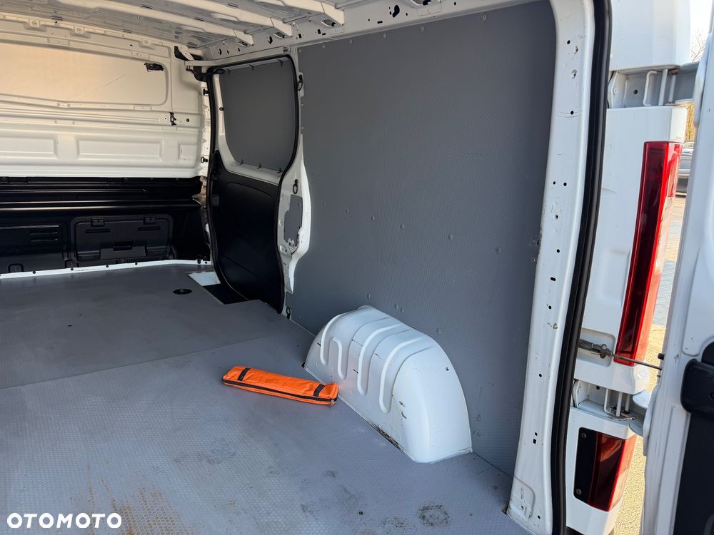 Renault Trafic Long - 22