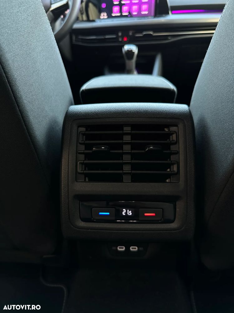 Volkswagen Golf 1.5 TSI ACT Style - 23