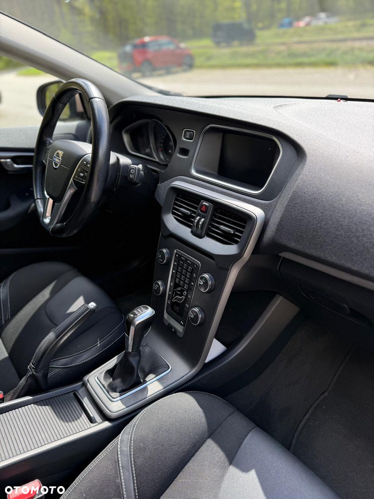 Volvo V40 T3 Drive-E Momentum - 4