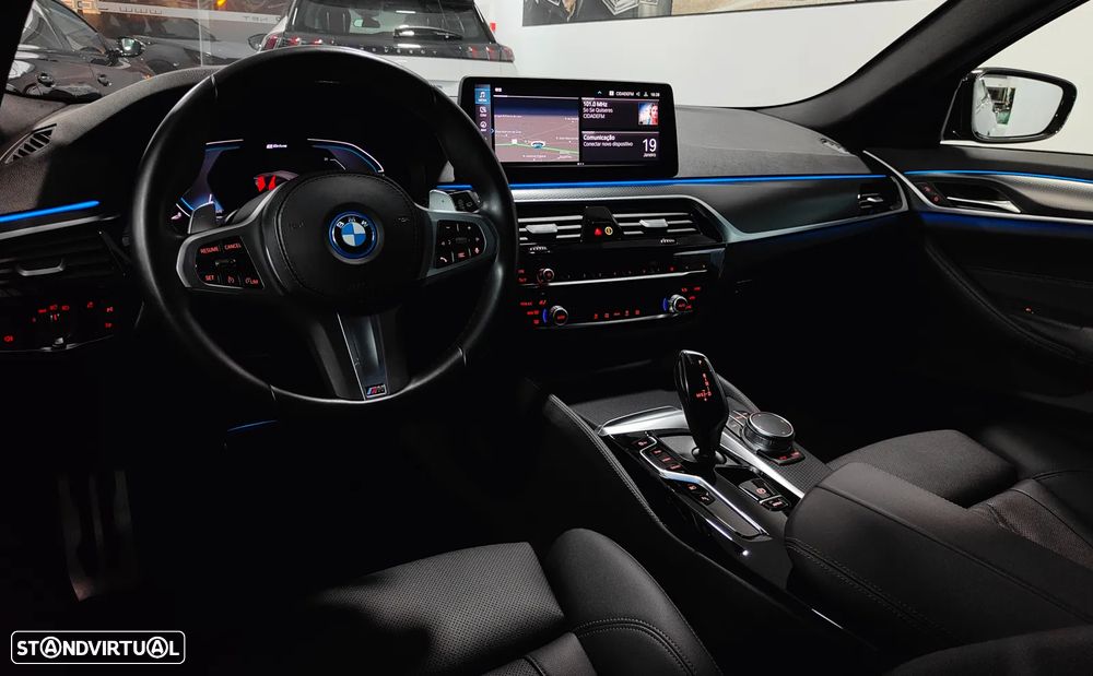 BMW 530 e Pack Desportivo M - 45