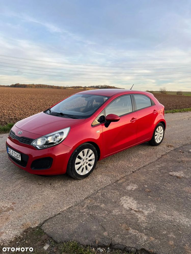 Kia Rio 1.2 L - 1