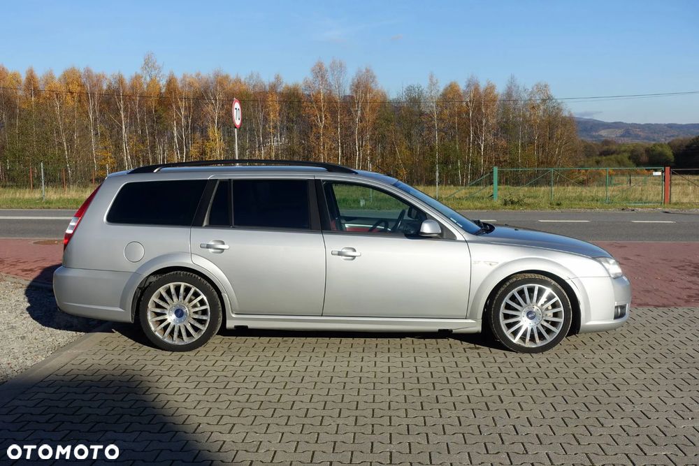 Ford Mondeo 3.0 V6 ST 220 - 8