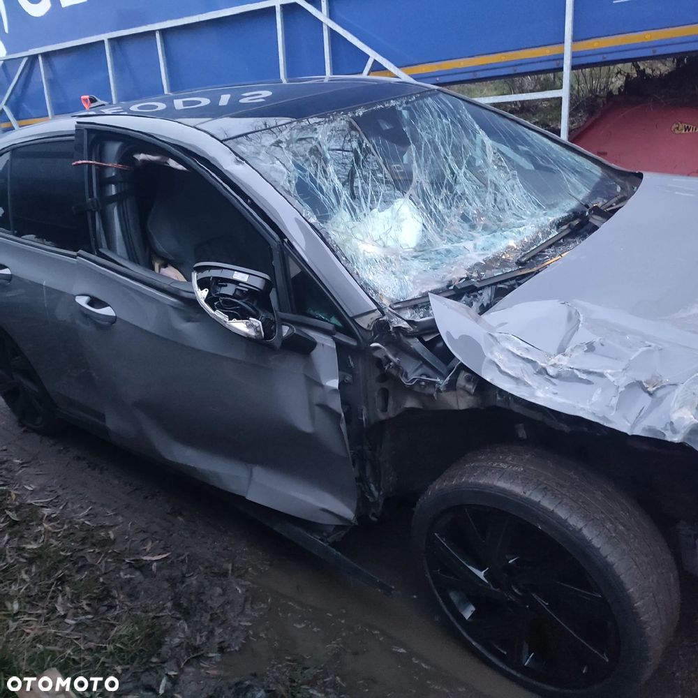 Volkswagen Golf 2.0 TDI SCR DSG R-Line - 4