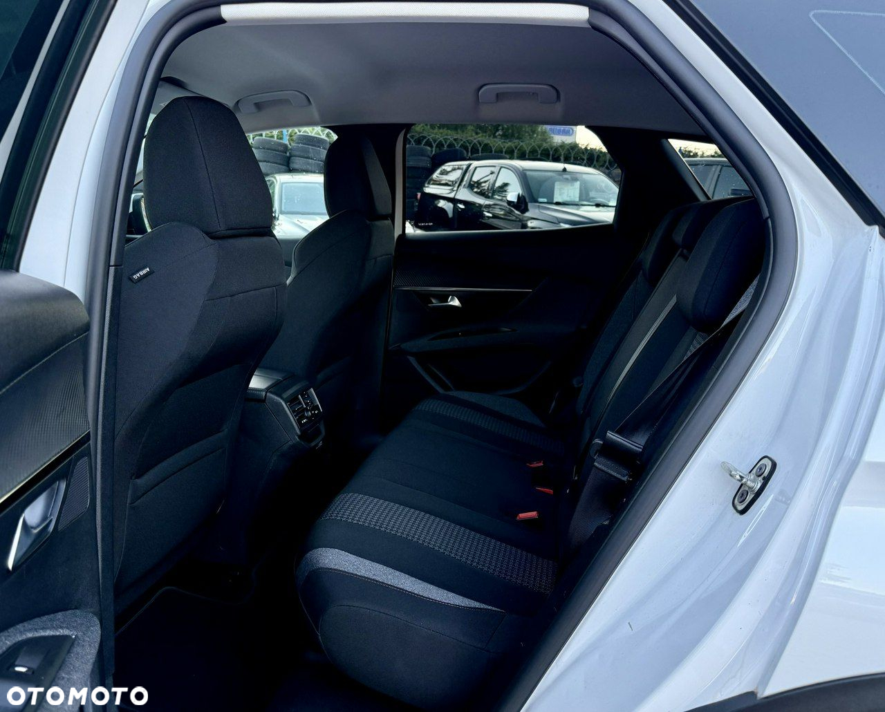 Peugeot 3008 1.5 BlueHDi Allure Pack S&S EAT8 - 10