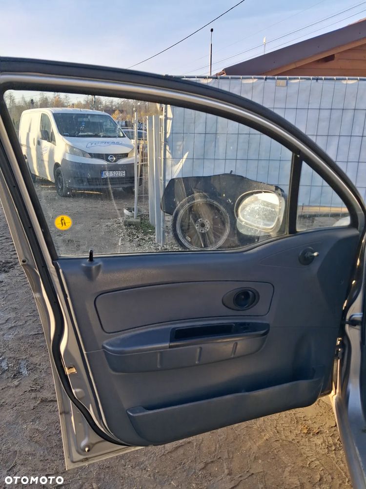Chevrolet spark drzwi lewy przod 92U - 4