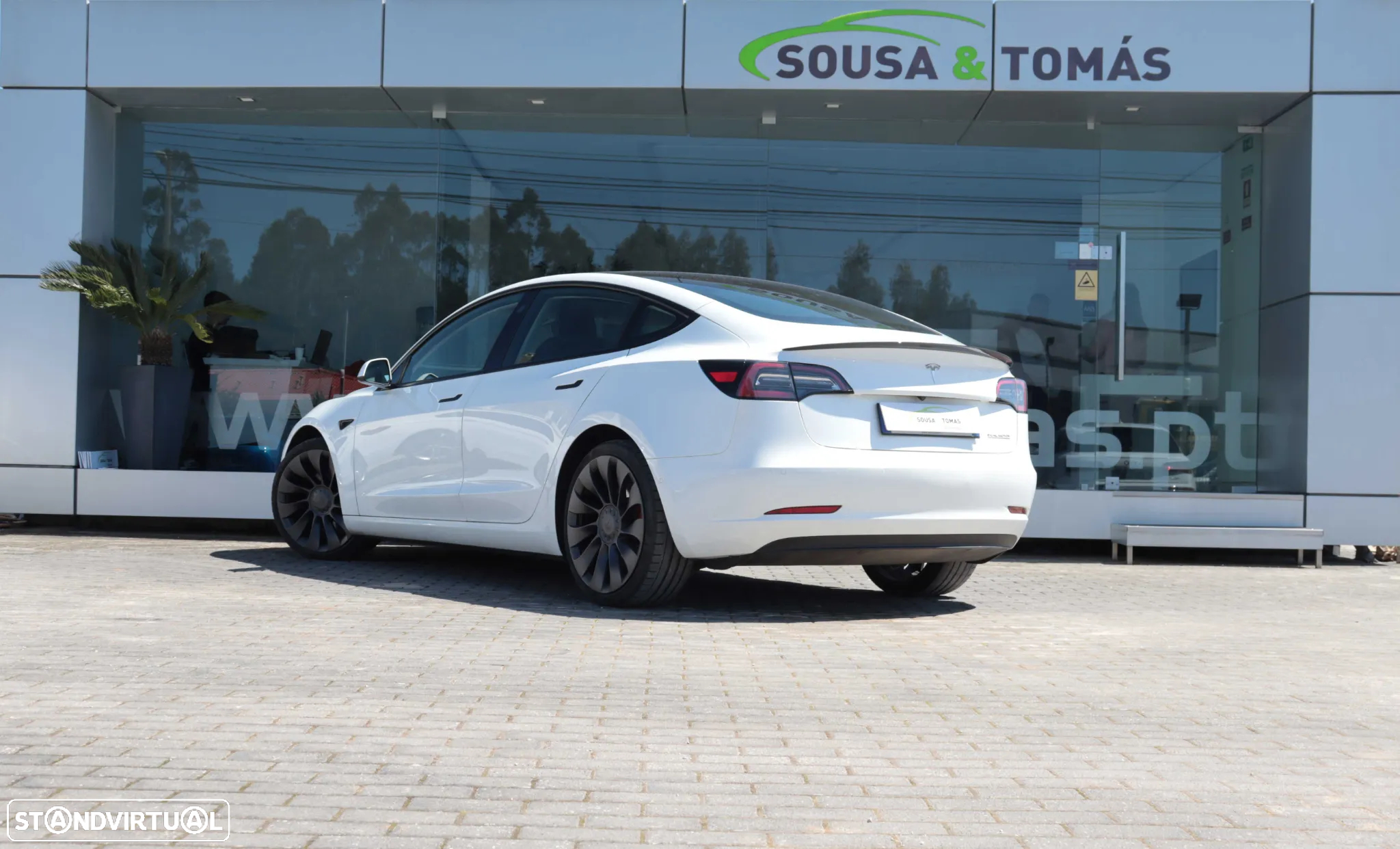 Tesla Model 3 Long Range AWD Dual Motor Performance - 3