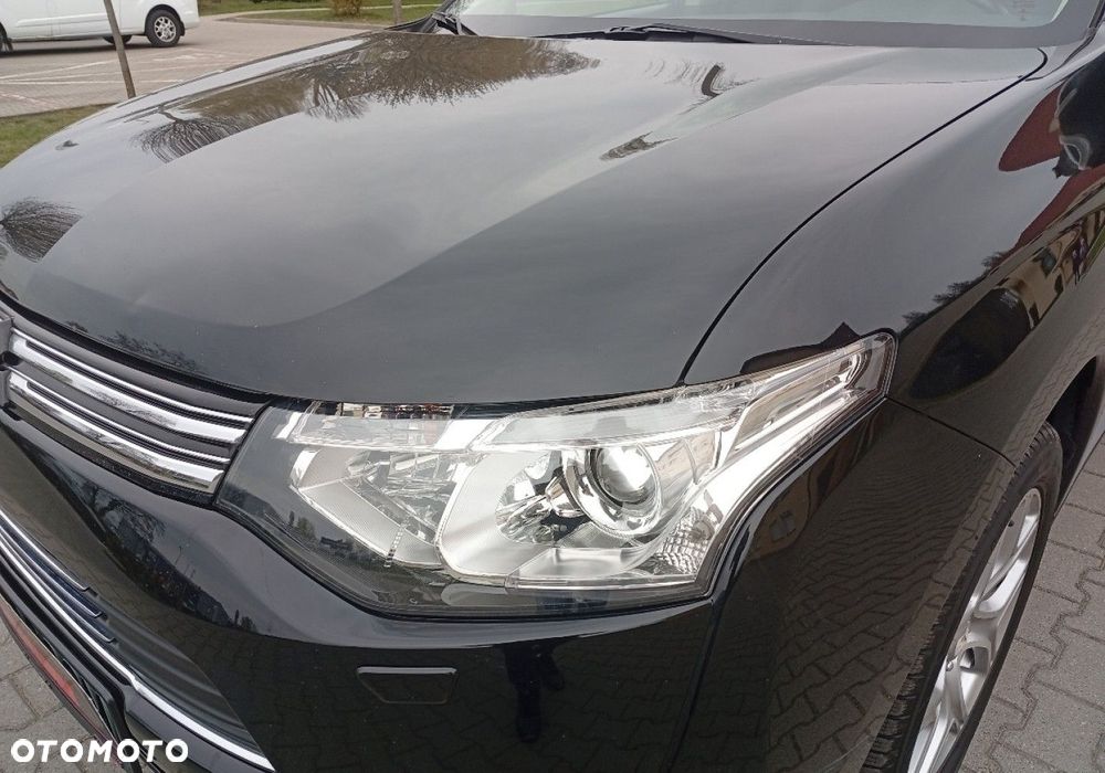 Mitsubishi Outlander - 4