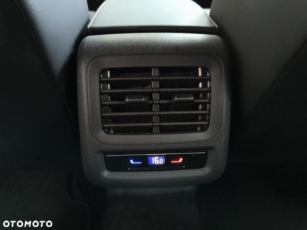 Volkswagen T-Roc - 30