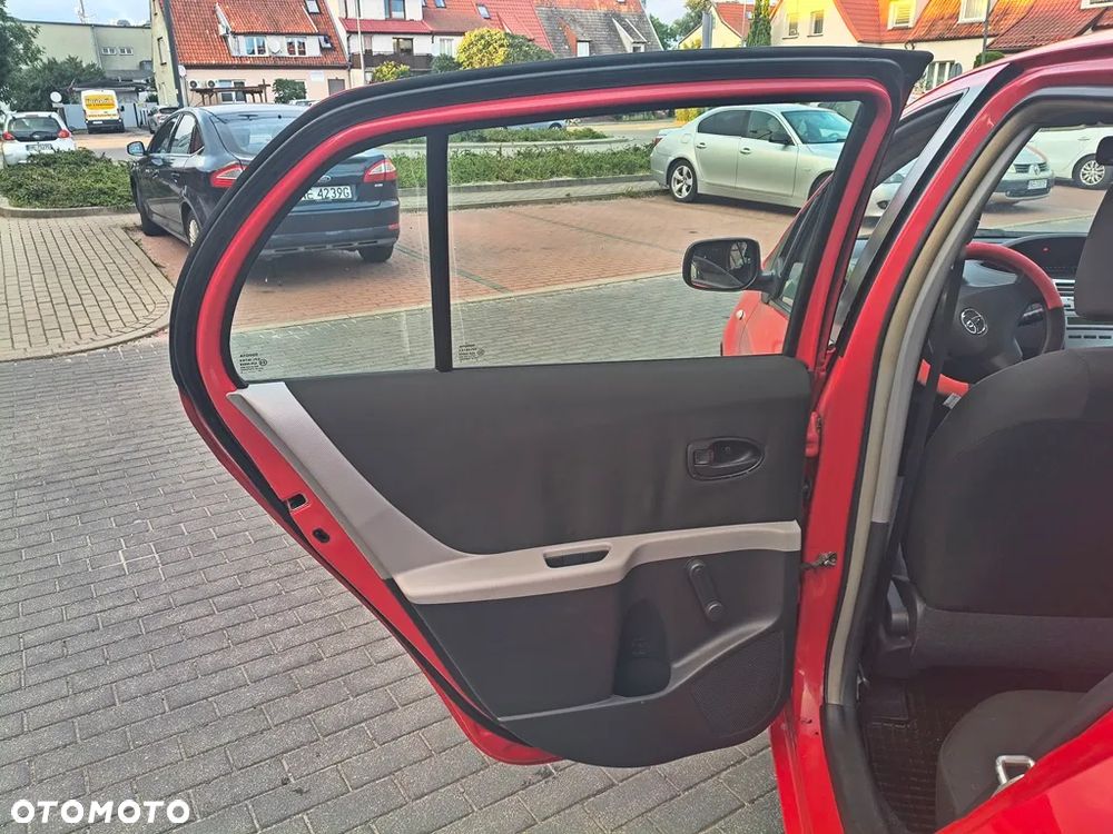 Toyota Yaris 1.0 VVT-i Team - 15
