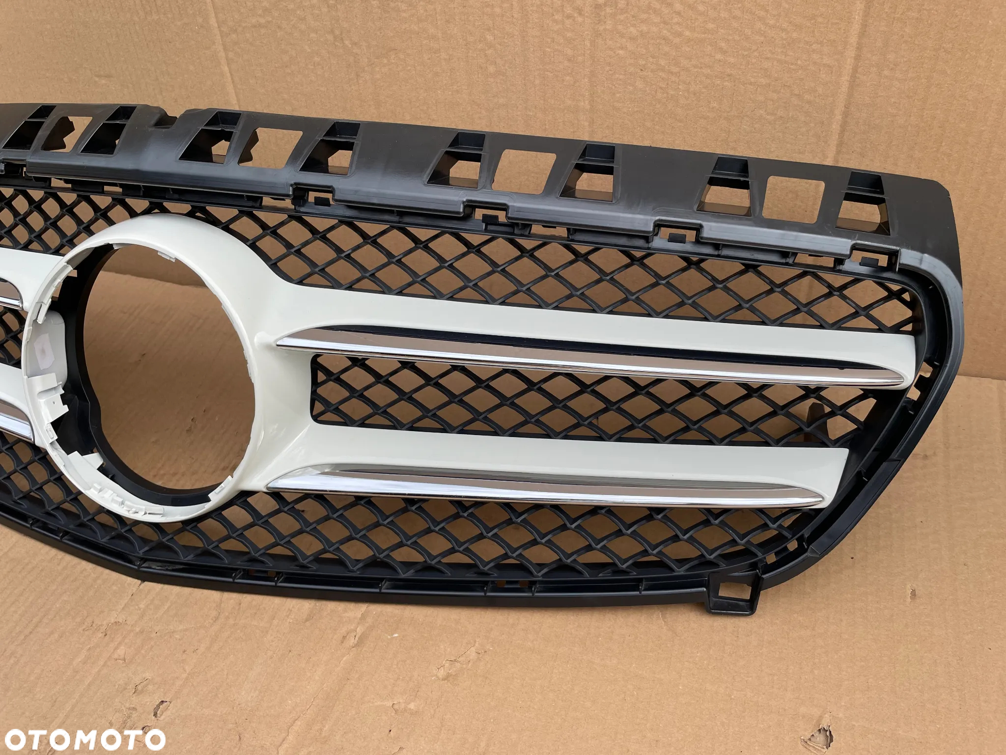 MERCEDES A KLASA W176 176 BIAŁY GRILL ATRAPA ZDERZAKA PRZEDNIEGO ORYGINALNA BIAŁY A1768880260 - 3