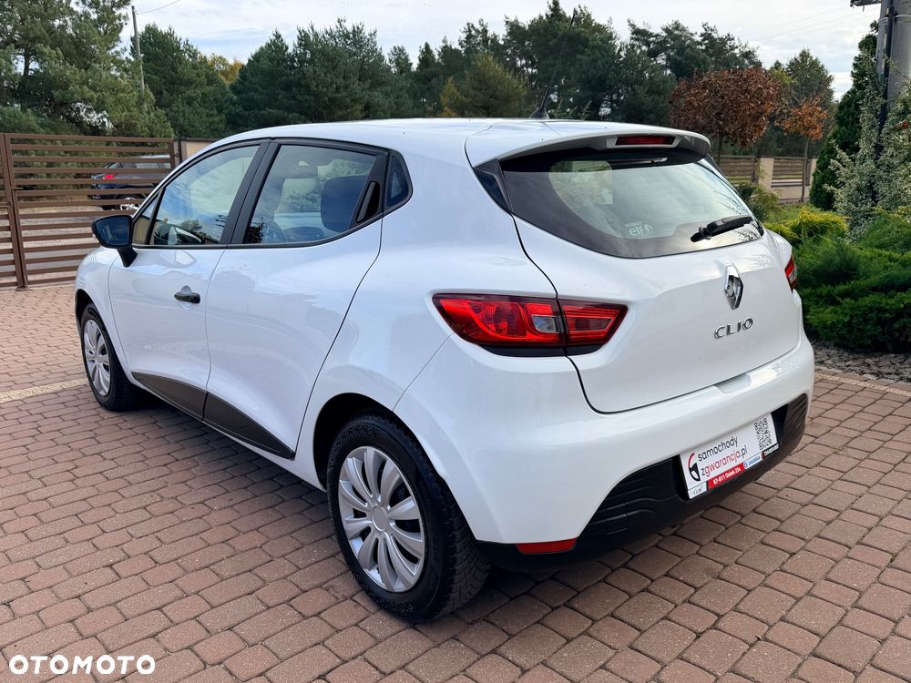 Renault Clio 1.2 16V 75 Life - 12