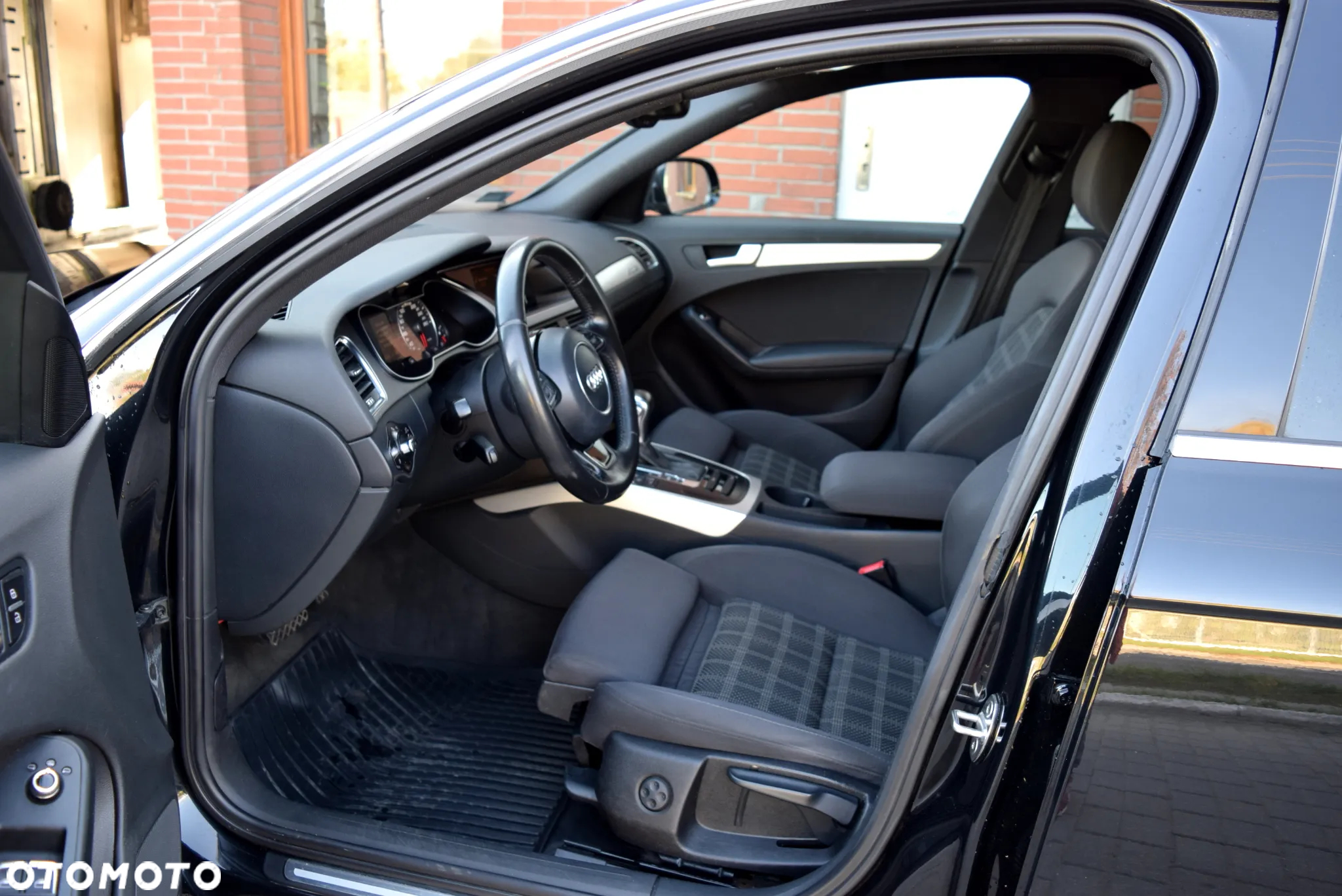 Audi A4 Avant 2.0 TDI DPF quattro S tronic S line Sportpaket - 6