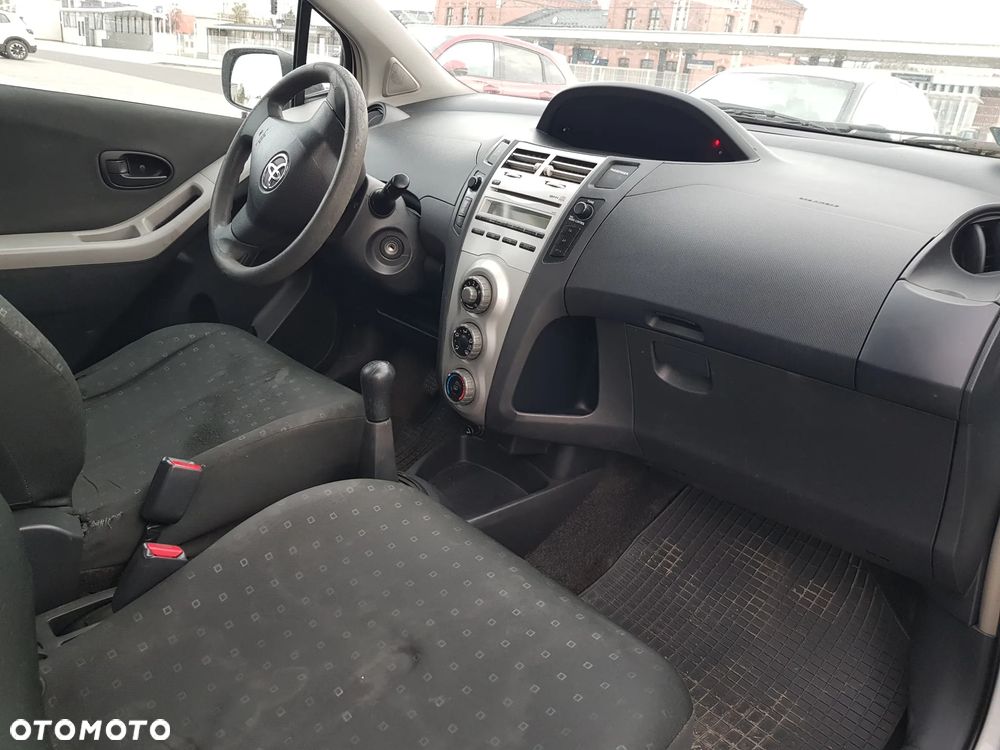 Toyota Yaris - 5