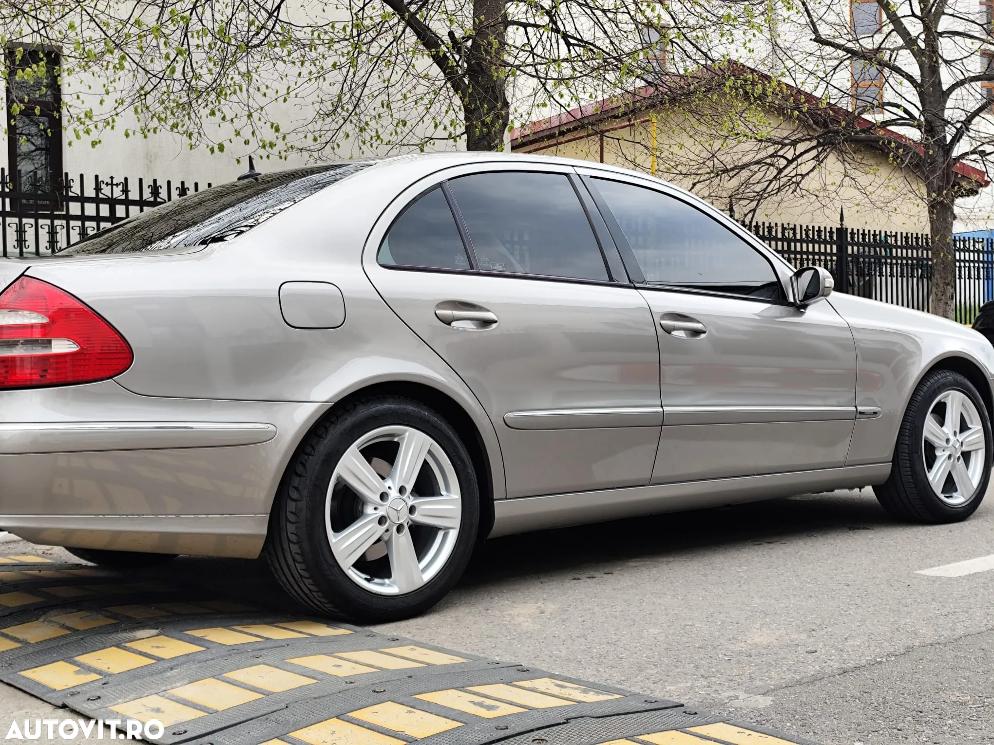 Mercedes-Benz E 220 CDI Automatik Classic DPF - 2