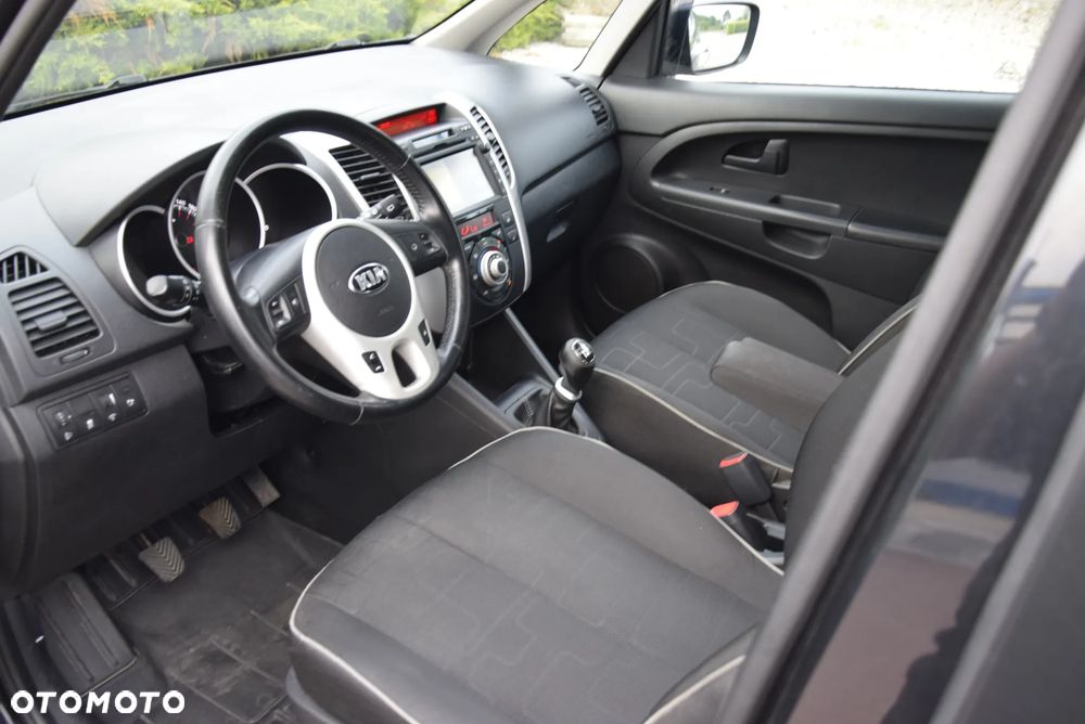 Kia Venga - 16