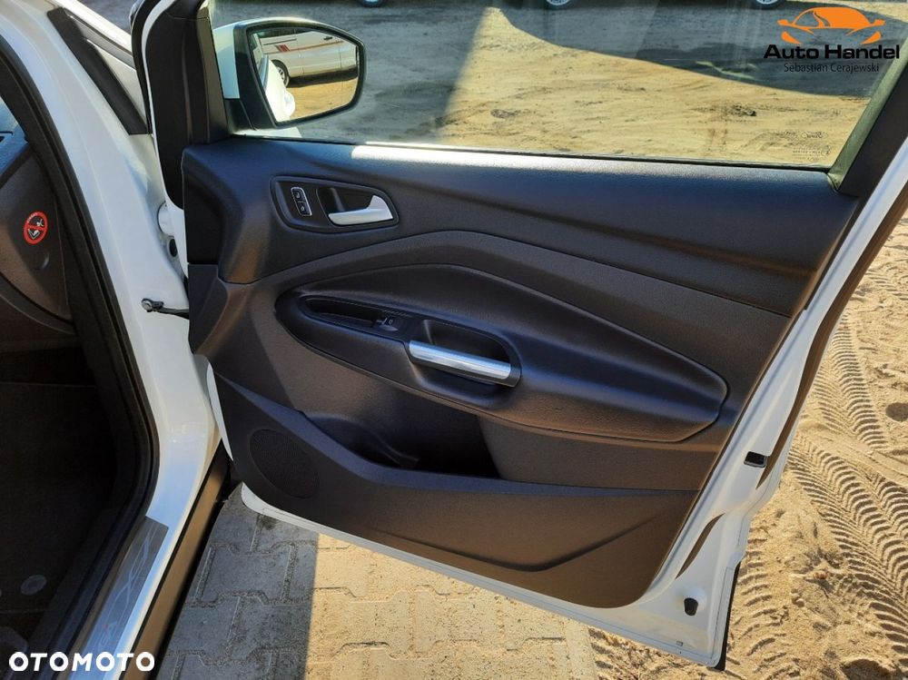 Ford Kuga 1.5 EcoBoost 2x4 Titanium - 34