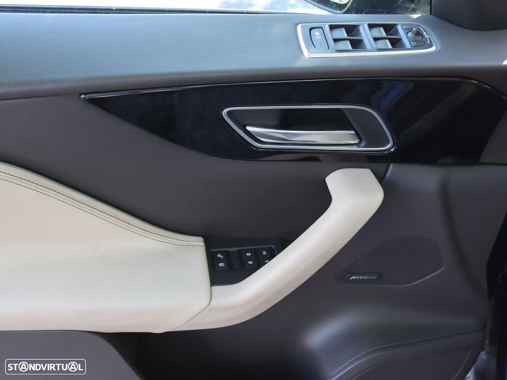 Jaguar F-Pace 2.0 i4D Prestige AWD Aut. - 17