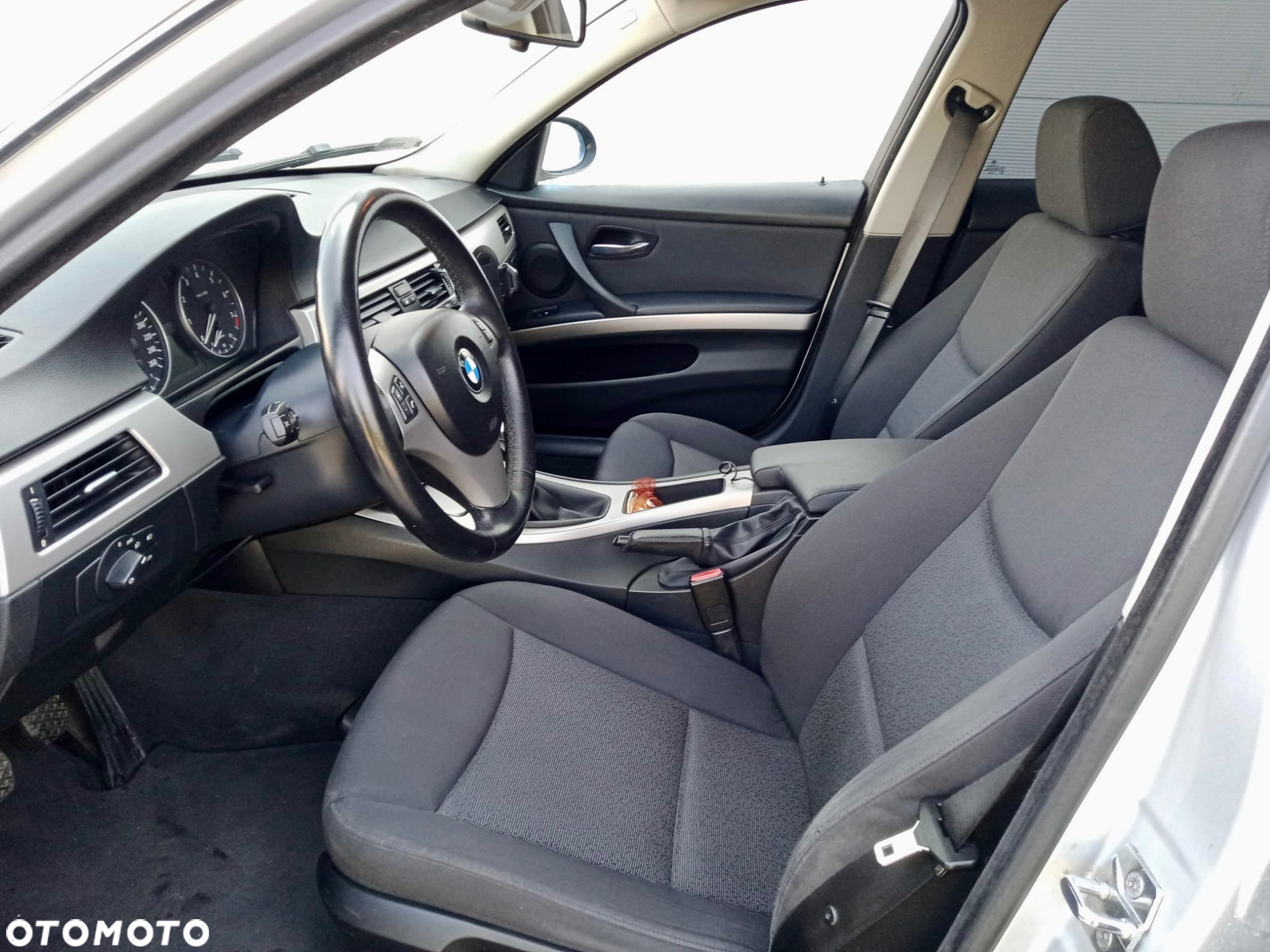BMW Seria 3 325i - 9