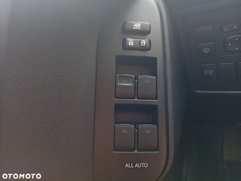 Toyota Land Cruiser - 20