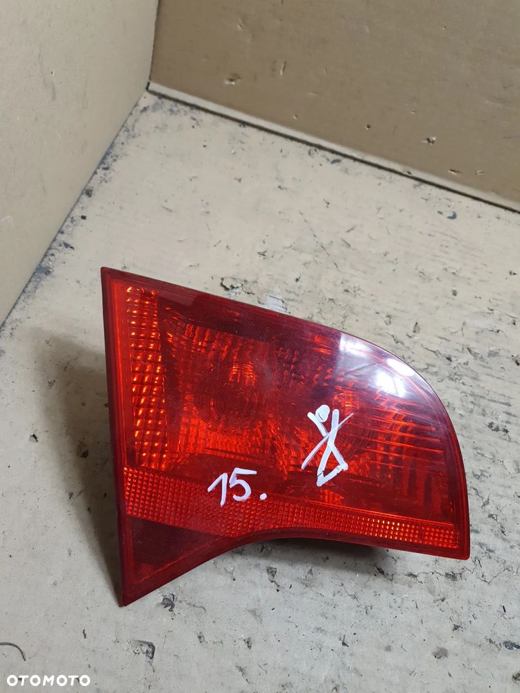 #LAMPA LEWY TYŁ W KLAPĘ AUDI A4 B7 nr 8E9945093 - 1