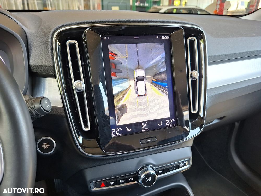 Volvo XC 40 T4 Geartronic Momentum Pro - 26