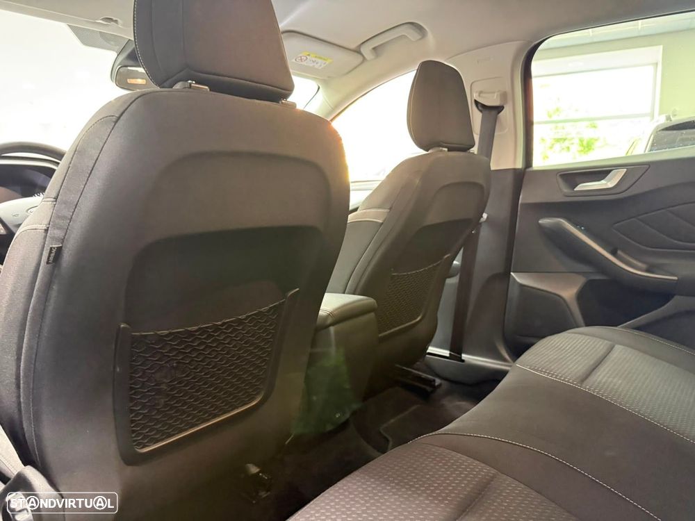 Ford Focus SW 1.5 TDCi EcoBlue Business - 43