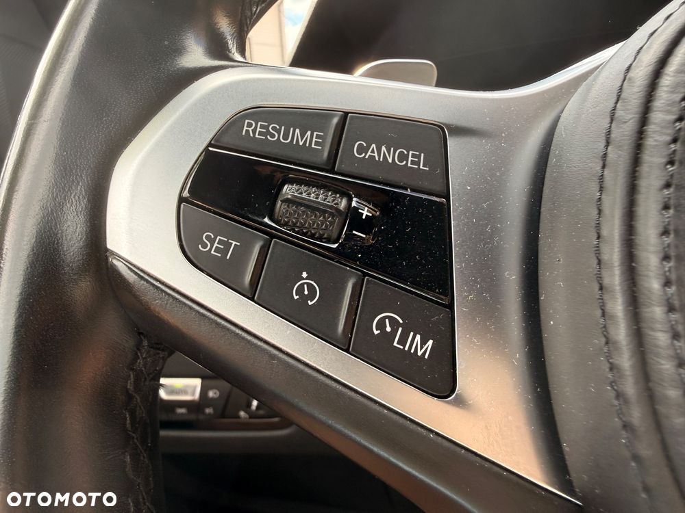 BMW Seria 3 320d xDrive M Sport - 12