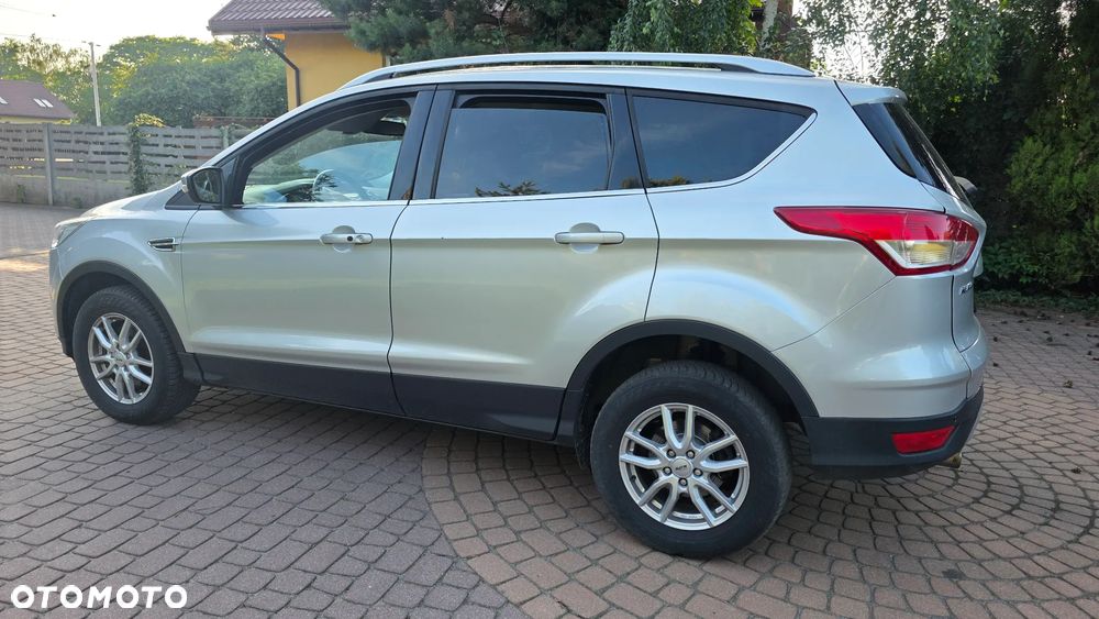 Ford Kuga 1.6 EcoBoost 4x4 Titanium - 24