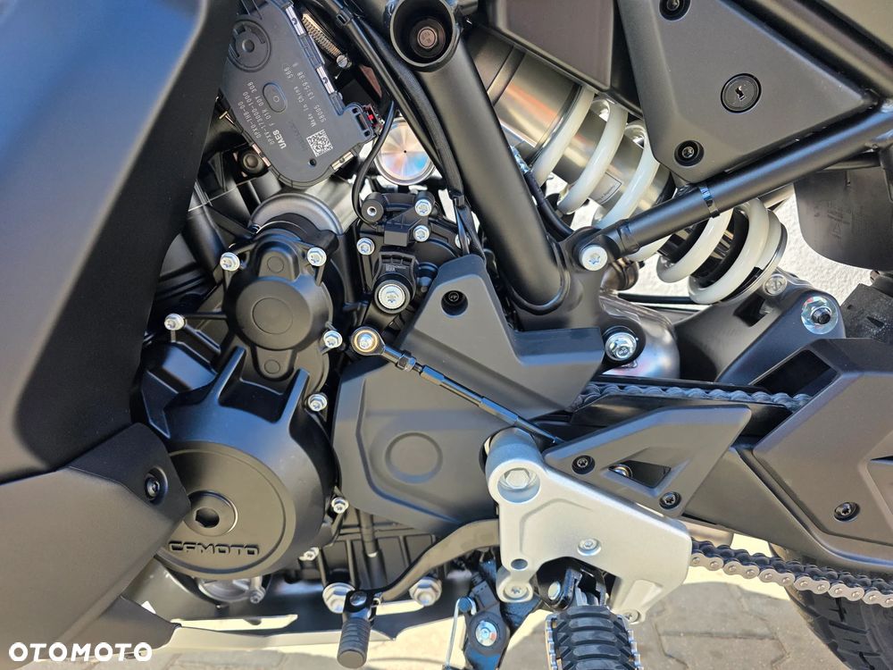 CFMoto 1000 MT-X - 40