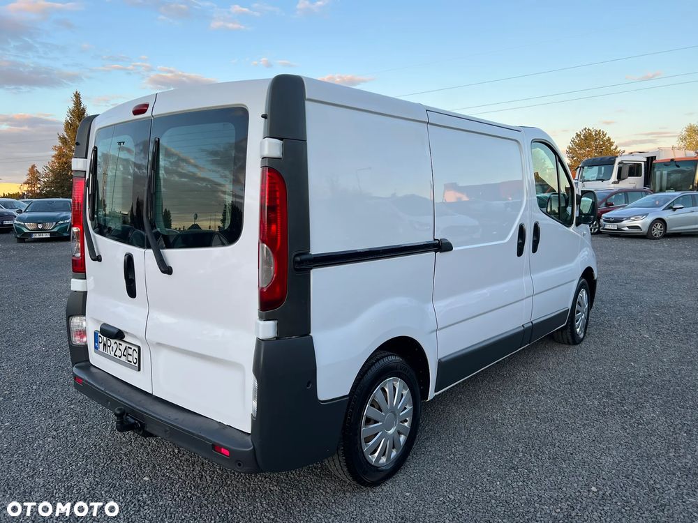 Renault TRAFIC - 8