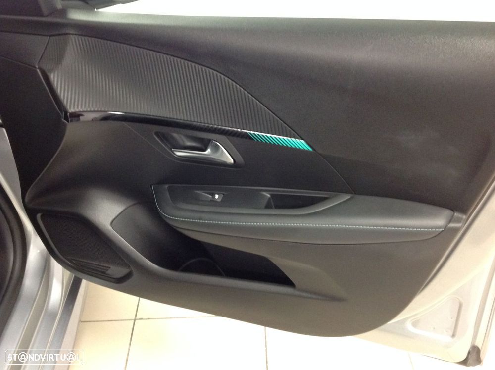 Peugeot 208 1.2 PureTech Allure - 33