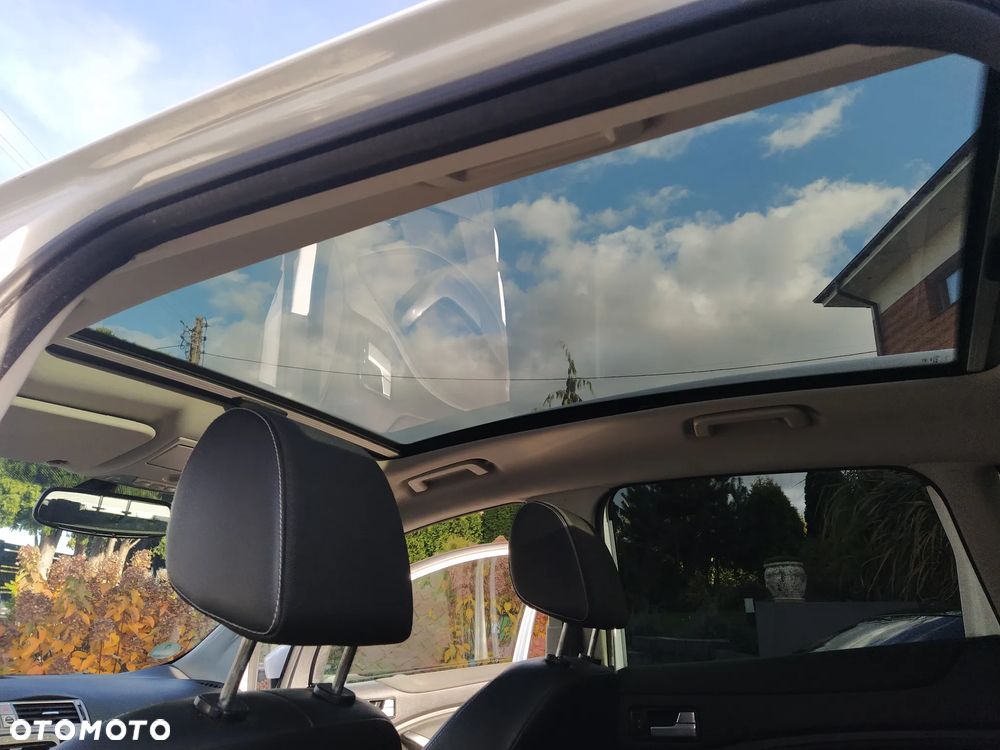 Ford Kuga 2.0 TDCi 2x4 Titanium - 6