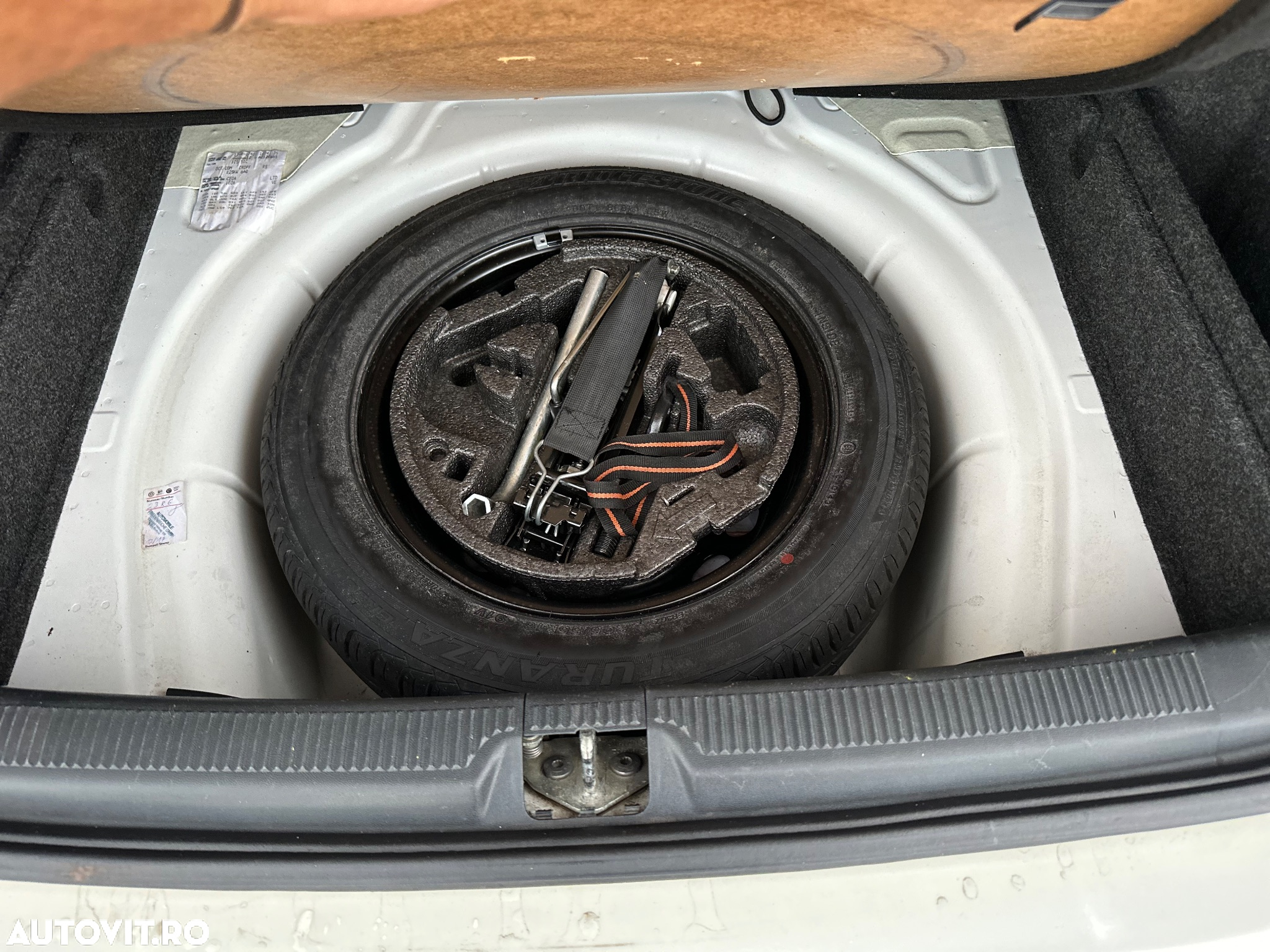Skoda Octavia Combi 2.0 TDI DPF DSG RS - 16