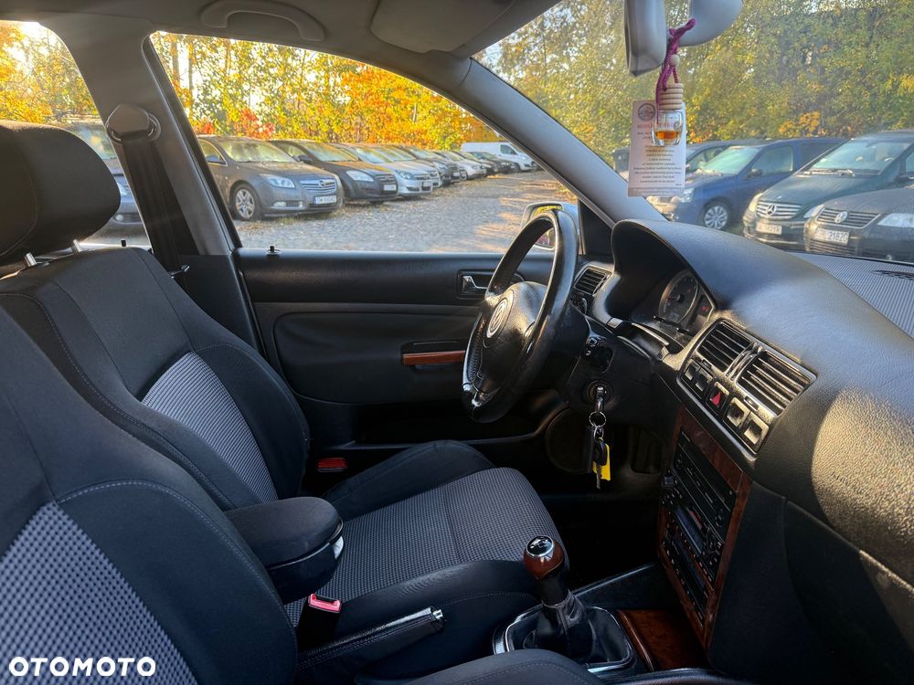 Volkswagen Bora Variant 1.6 - 7