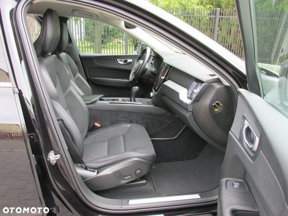 Volvo XC 60 D3 Momentum Pro - 7