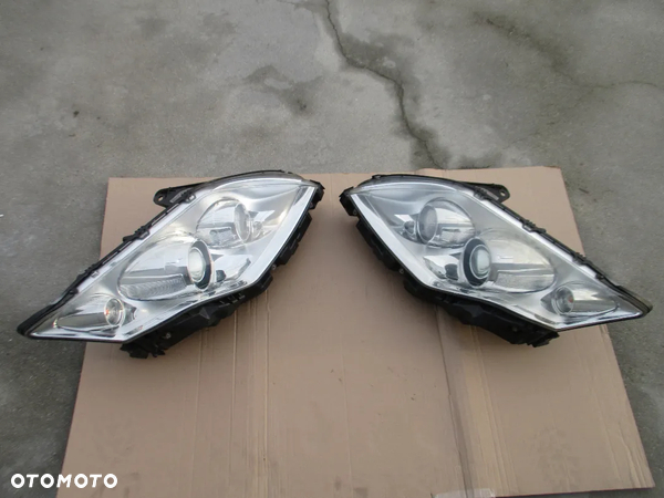 RENAULT LAGUNA III 3 LAMPA PRZEDNIA PRAWA PRZÓD EU KSENON XENON 08r